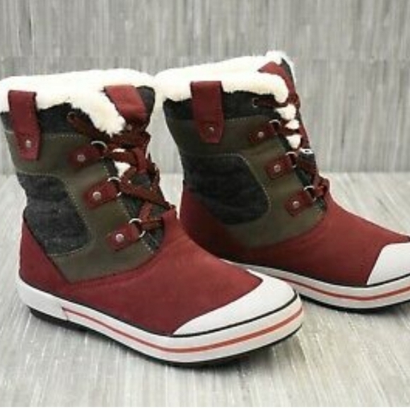 KEEN Elsa Pinot Noir Premium Snow Boot - Picture 7 of 16